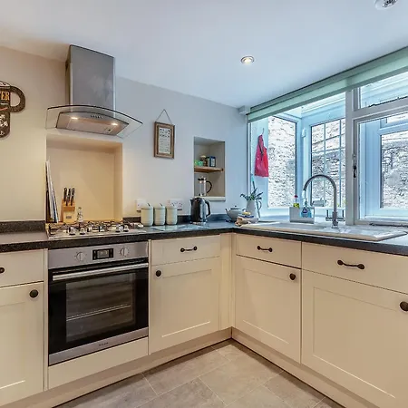 بيت للعطل Four Seasons *