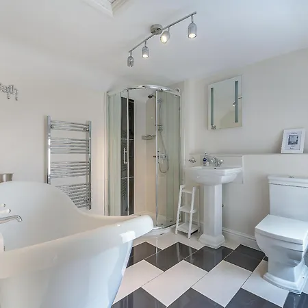 Four Seasons 펜션 피커링